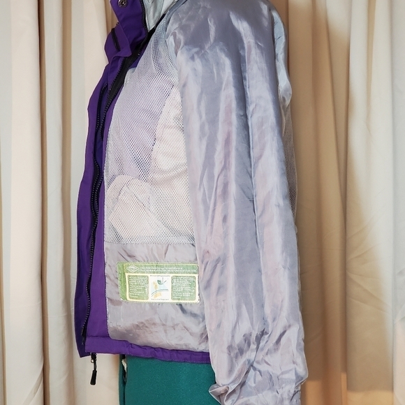 0740. Columbia ~ Titanium ~ Woman's Snow Parka ~ in Perfect Purple!! - Picture 12 of 16